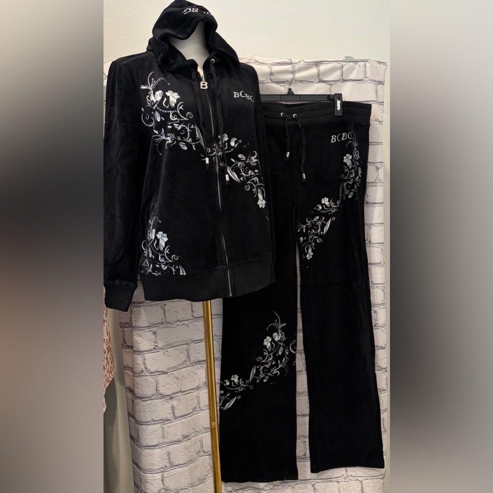 BCBG Maxazria:XL Women Velour Hoodie/Pants Set Silver Floral&Bird Graphic Black